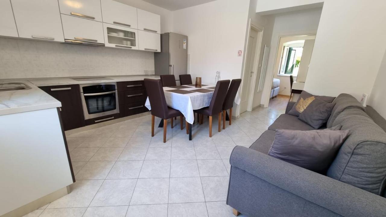 Star Of Stone Apartman Jelsa  Kültér fotó