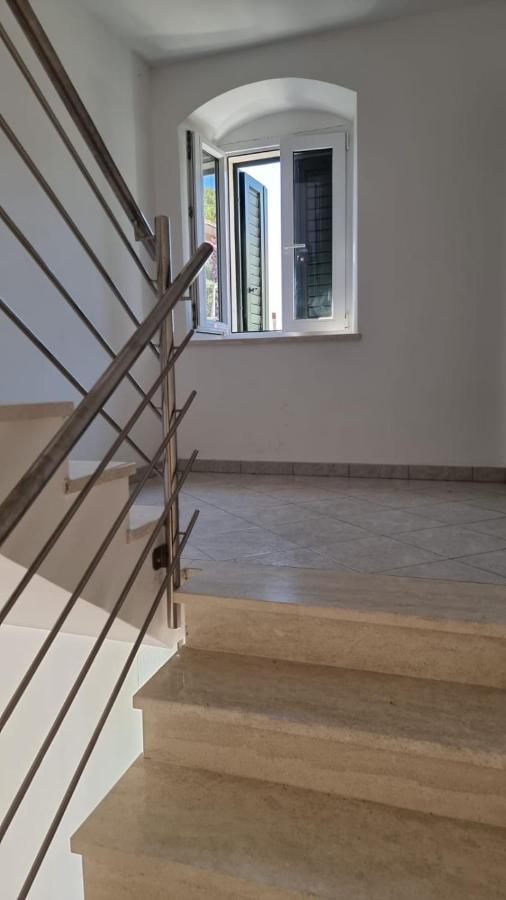 Star Of Stone Apartman Jelsa  Kültér fotó