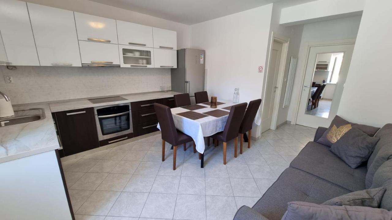 Star Of Stone Apartman Jelsa  Kültér fotó