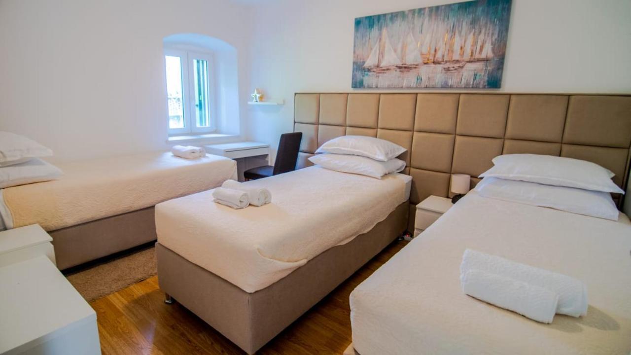 Star Of Stone Apartman Jelsa  Kültér fotó